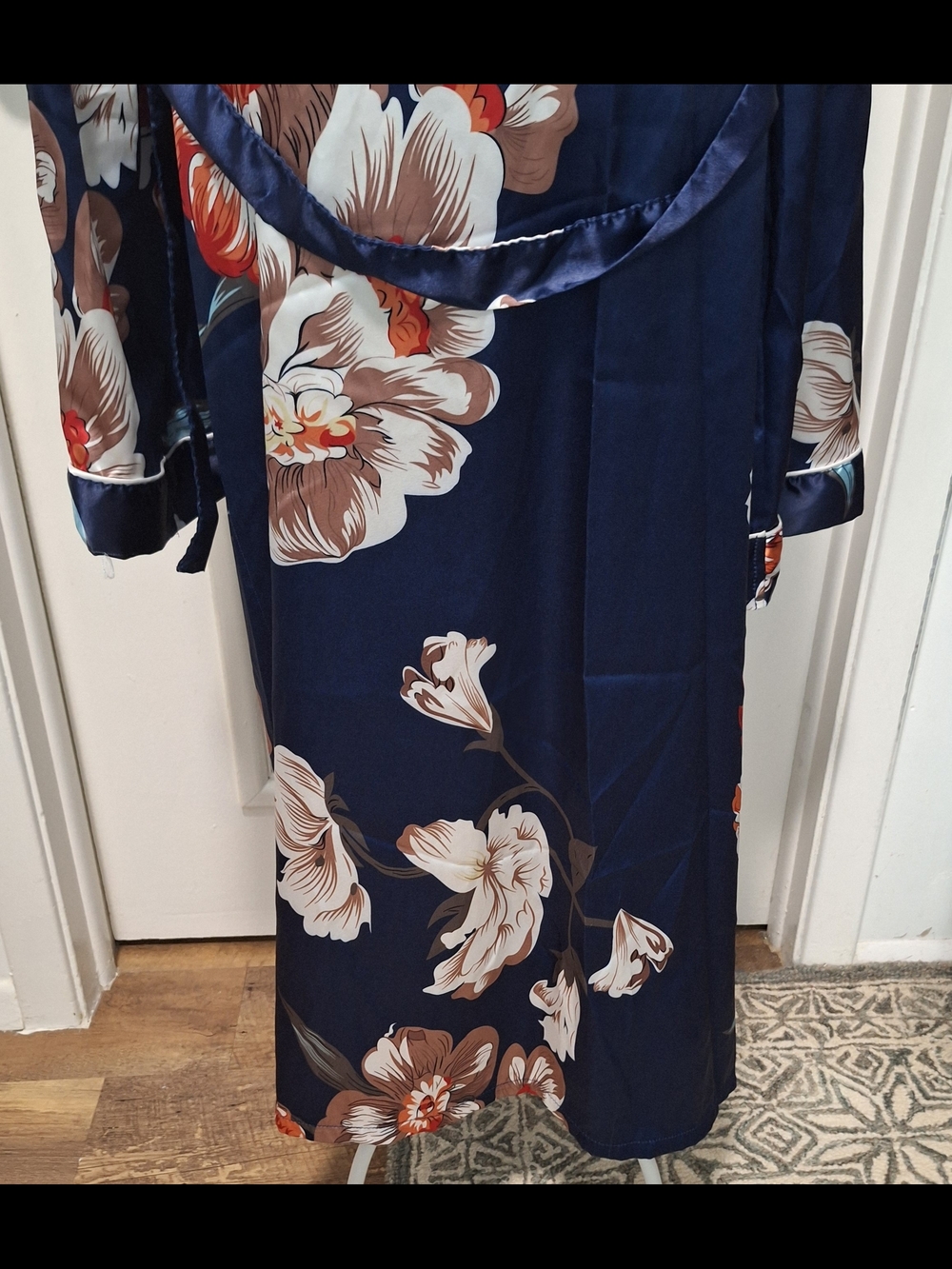Satin Kimono Belted Women's Robe Navy Blue With Beige And Brown Flowers Silky XL - Picture 5 of 9